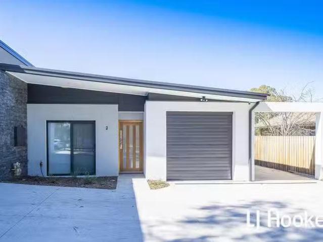 Deal! 3 BR 2/26 Hedland Circuit, Flynn, ACT 2615