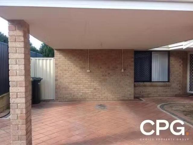 Deal! 3 BR 2/29 Cross Street, Queens Park, WA 6107