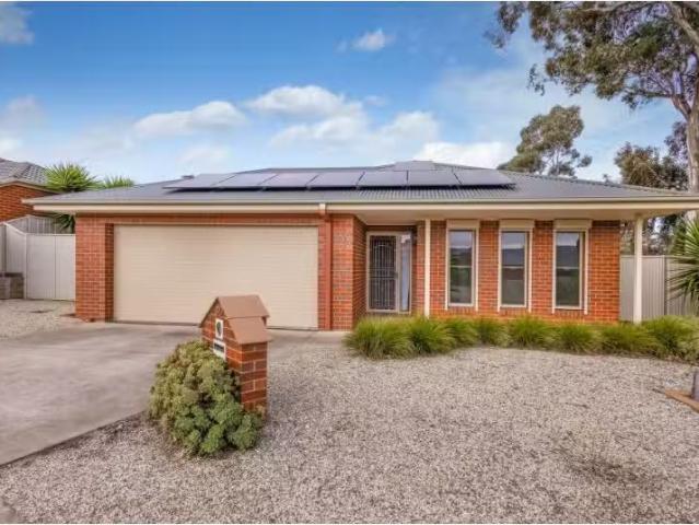 New 3 BR 22 Belladonna Rise, Kangaroo Flat House for rent Lis.