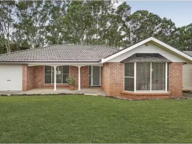 Deal! 3 BR 22 Hale Crescent, South Widnsor House for rent Lis.
