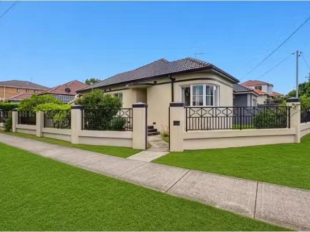 Unique 3 BR 22 parer Street, Maroubra Townhouse for rent List.