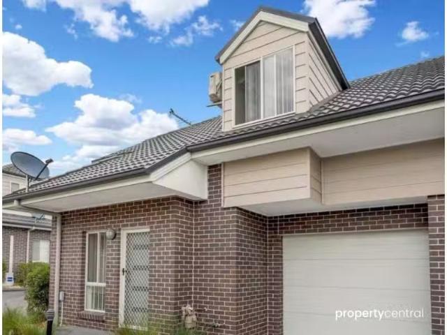 New 3 BR 2/38 Brisbane Street, OXLEY PARK Townhouse for rent.