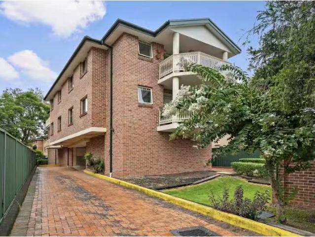 Nice 3 BR 2/48 Harold Street, North Parramatta Apartment for r.