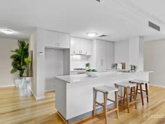 Just in! 3 BR 24/32 Fielder Street, EAST PERTH Apartment for r.