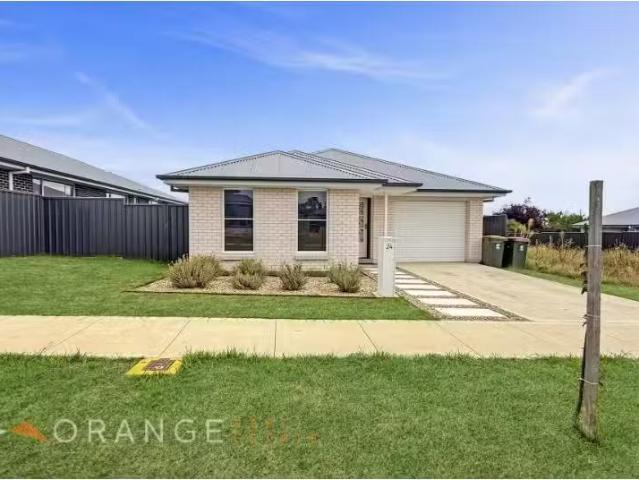 For Rent! 3 BR 24 Hoynes Circuit, Blayney House for rent List.