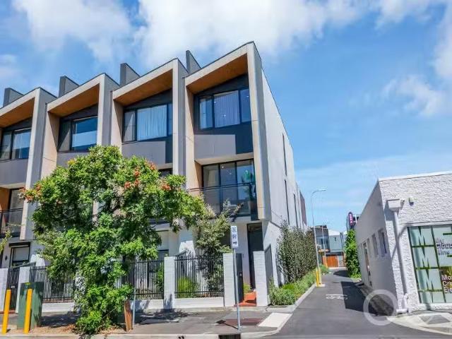 Deal! 3 BR 259 Gilbert Street, Adelaide Townhouse for rent Li.