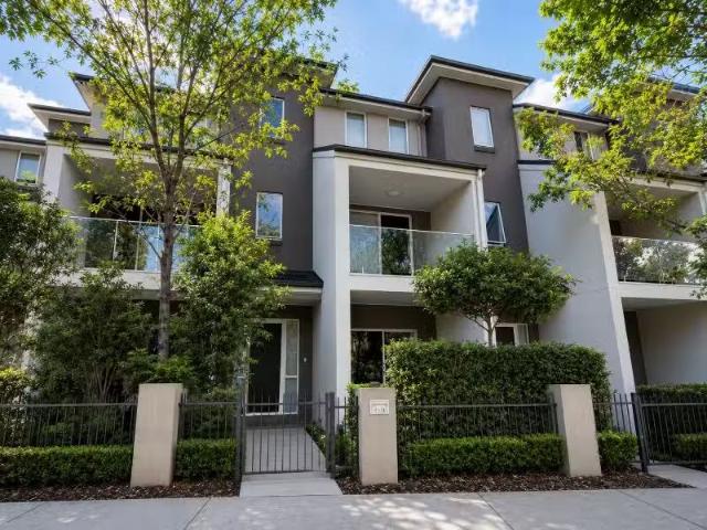 Just in! 3 BR 2/6 11 Parkside Crescent, Campbelltown Townhouse.