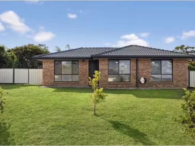Cozy 3 BR 26 Clayton Crescent, Rutherford House for rent List.