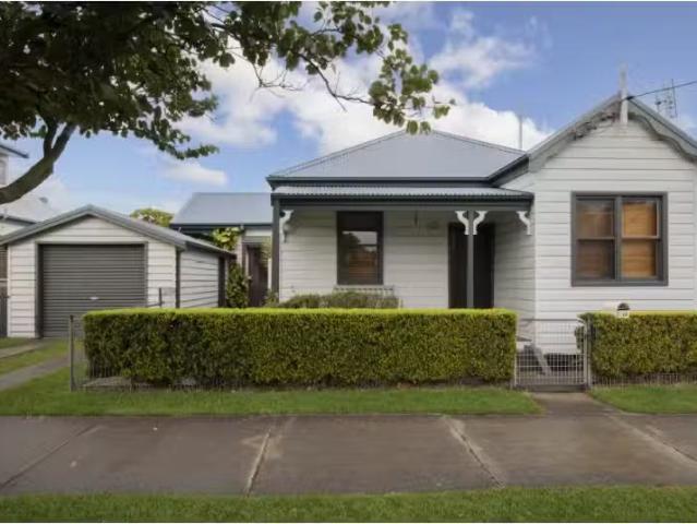 For Rent! 3 BR 26A Robertson Street, CARRINGTON House for rent.