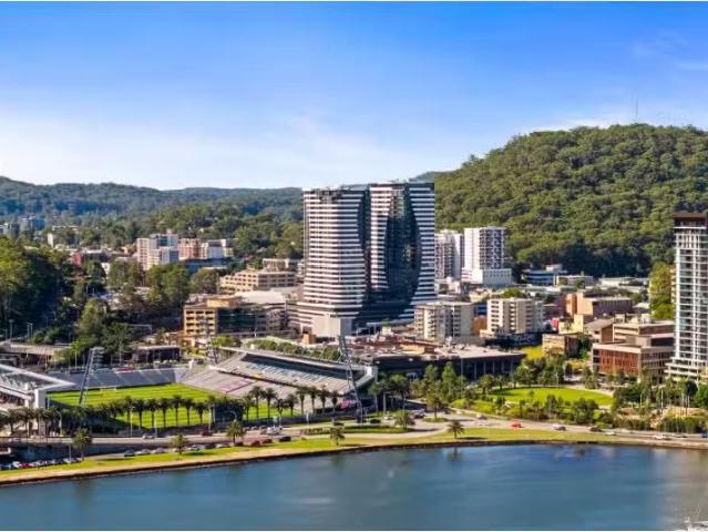 Unique 3 BR 2702/108 Donnison Street, Gosford Apartment for re.
