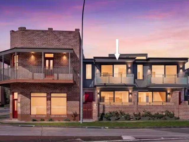 Unique 3 BR 2/70 Railway Street, Woy Woy Townhouse for rent L.