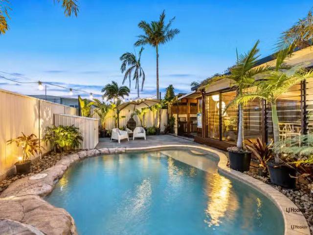 For Rent! 3 BR 27 Boyd Street, Tugun House for rent Listed by.