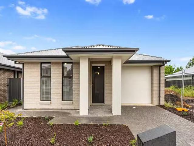 Deal! 3 BR 27 Education Way, Hillcrest, SA 5086