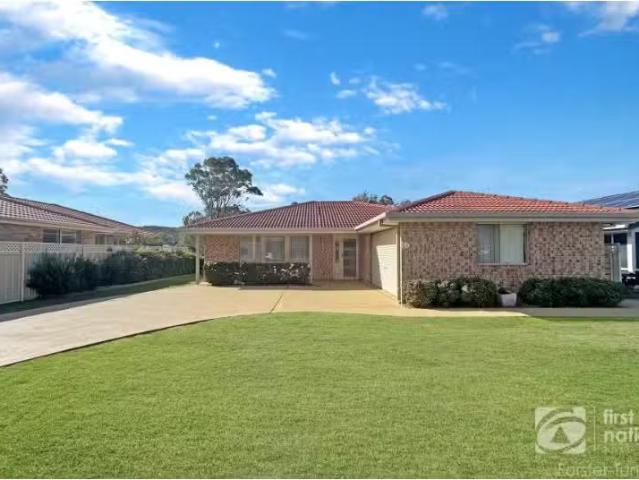 Deal! 3 BR 28 The Corso, Forster House for rent Listed by Mel.