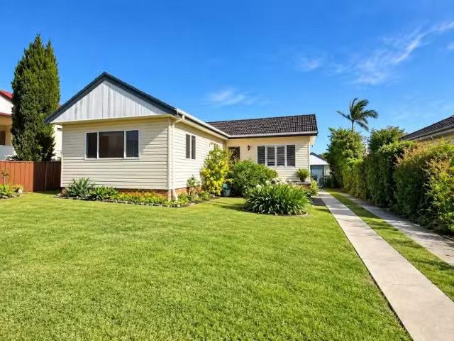 Rental! 3 BR 29 Cambrai Avenue, ENGADINE House for rent Liste.
