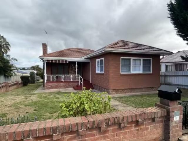 Nice 3 BR 2 Wellington Street, COWRA House for rent Listed by.