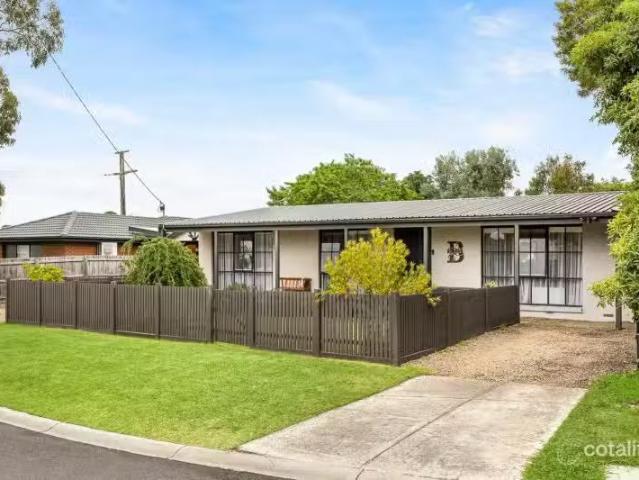 Charming 3 BR 2 Auburn Court, HASTINGS, VIC 3915 House for R.