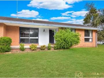 Nice 3 BR 2 Baralga Street, Niagara Park House for rent Liste.