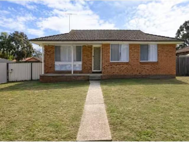 Just in! 3 BR 2 Cavan Place, Airds House for rent Listed by L.