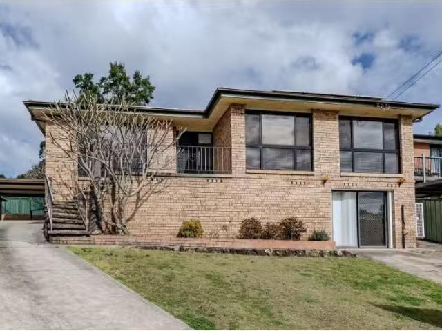 Cozy 3 BR 2 Clouta Place, Emu Plains House for rent Listed by.