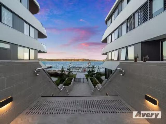 Unique 3 BR 303/2 Wharf Road, Toronto Apartment for rent List.