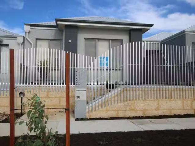 Charming 3 BR 30 Leeward Avenue, Eglinton, WA 6034