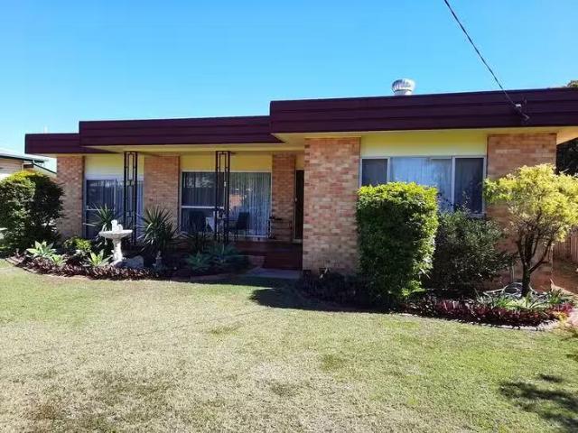 Deal! 3 BR 30 Williams Road, Svensson Heights, QLD 4670