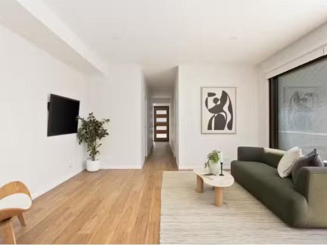 Charming 3 BR 3/17 Buckland Street, Balgownie Townhouse for re.