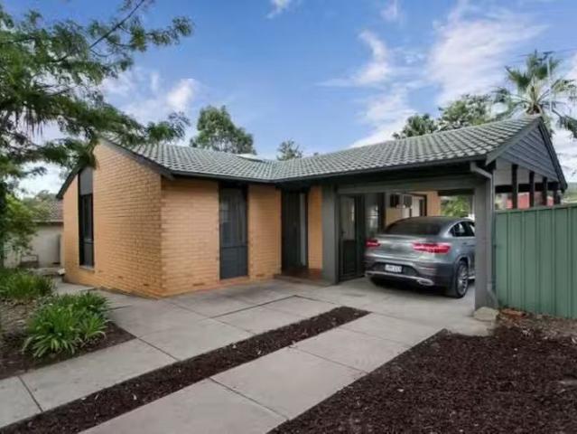 Deal! 3 BR 31 Hub Drive, ABERFOYLE PARK, SA 5159 House for R.