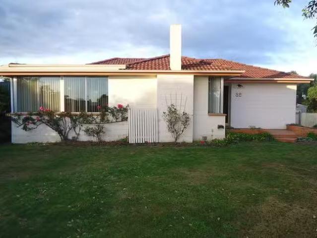 Cheap 3 BR 32 Chichester Drive, Devonport, TAS 7310