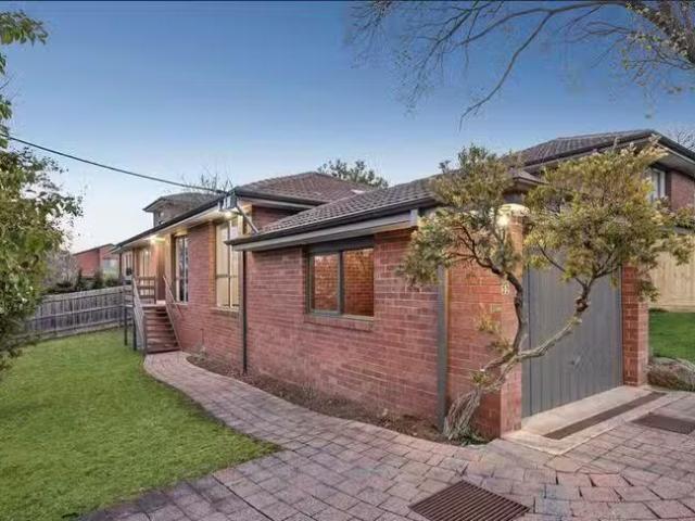Unique 3 BR 32 Forster Street, Mitcham, VIC 3132