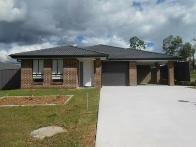 Just in! 3 BR 32 Leonora Crescent, KOOTINGAL House for rent L.