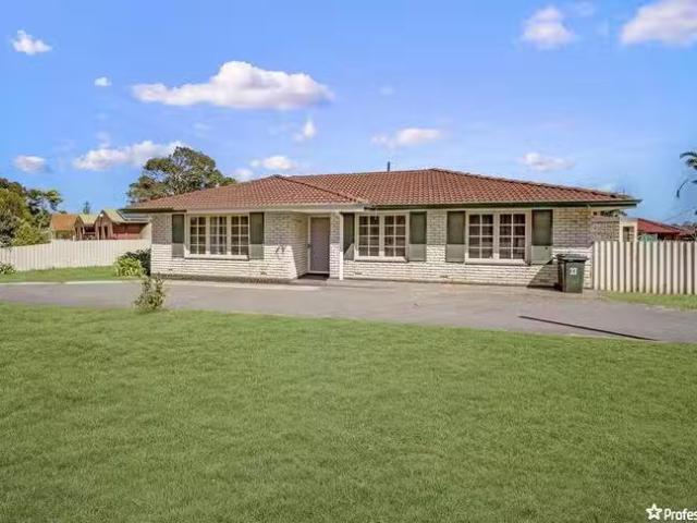 For Rent! 3 BR 33 Tamblyn Street, Spalding, WA 6530