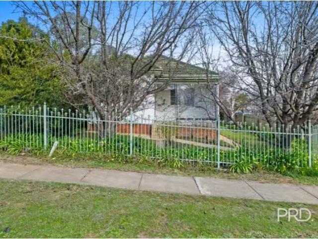 Deal! 3 BR 34 Blamey St, Turvey Park House for rent Listed by.