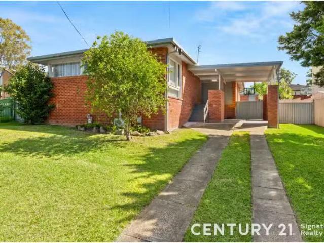 Cozy 3 BR 34 Elder Crescent, Nowra House for rent Listed by R.