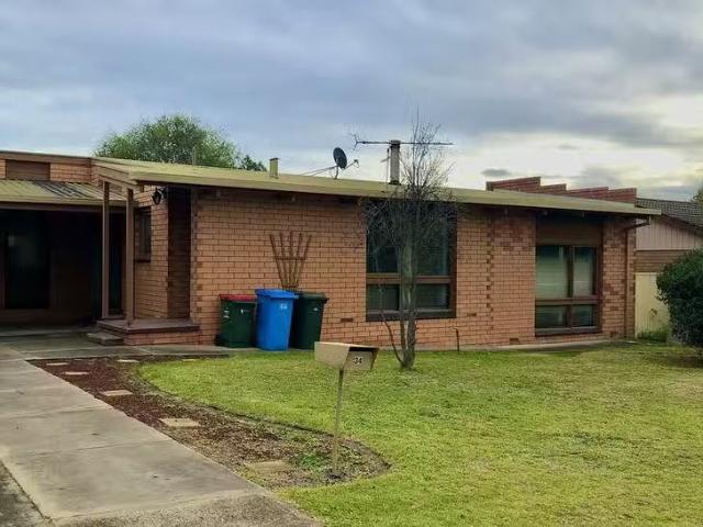 Charming 3 BR 34 Lachlan Crescent, Mount Gambier, SA 5290