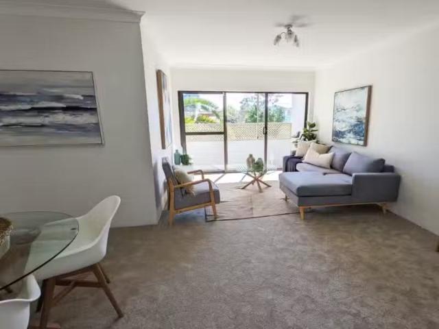 Just in! 3 BR 3/57 Holden Street, Gosford Apartment for rent.