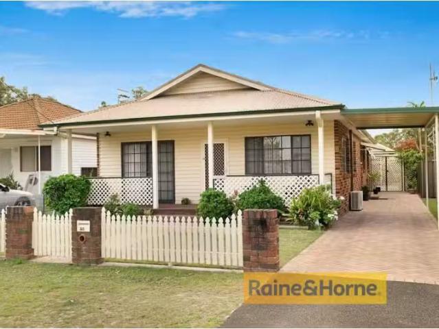 Deal! 3 BR 35 Birdwood Avenue, UMINA BEACH House for rent Lis.