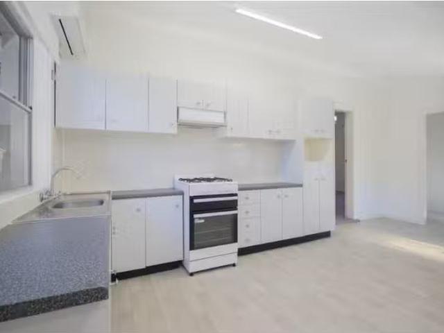Charming 3 BR 35 Melville Road, BROADMEADOW House for rent Li.