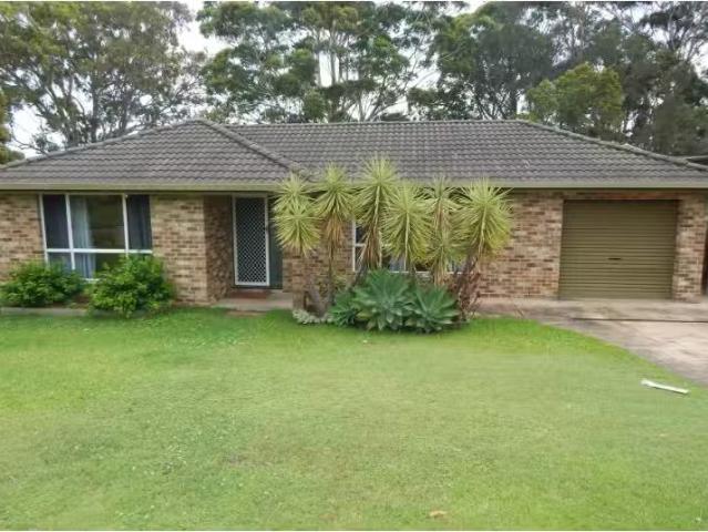 For Rent! 3 BR 36 Robert Campbell Drive, Raymond Terrace House.