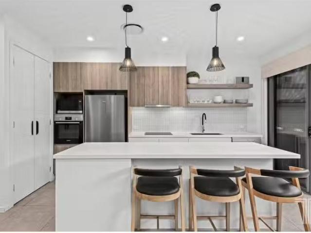 Nice 3 BR 36 Tarana St, Camp Hill House for rent Listed by St.