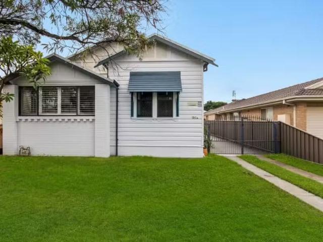 Charming 3 BR 36a Pearson Street, Lambton House for rent List.