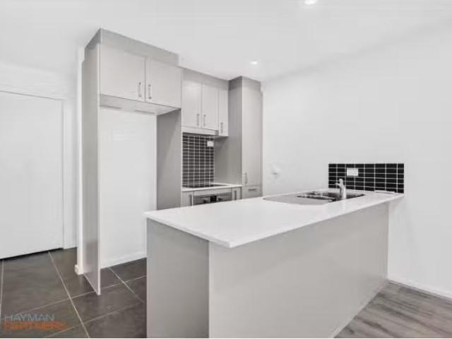 Just in! 3 BR 37/21 Bakewell Street, Coombs Townhouse for rent.