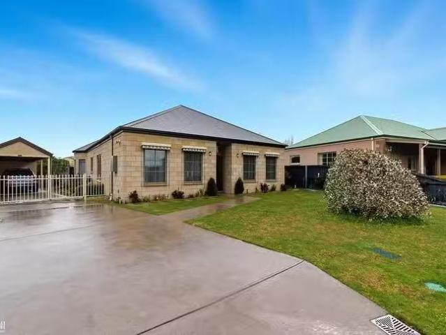 Charming 3 BR 37 Cosgrove Drive, Richmond, TAS 7025