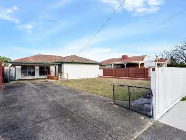 Cozy 3 BR 37 Alma Street, Craigieburn, VIC 3064