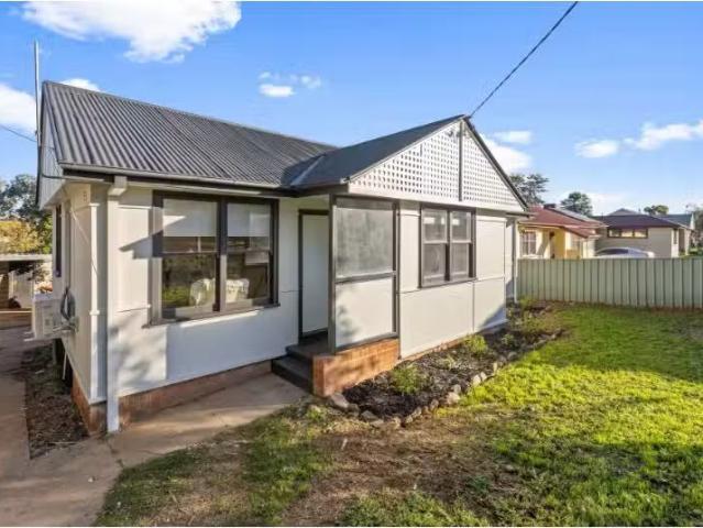 Cheap 3 BR 38 Gilmore Avenue, Mount Austin House for rent Lis.