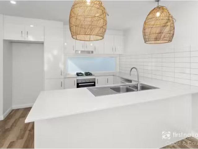 Unique 3 BR 3/96 Jerry Bailey Road, Shoalhaven Heads Townhouse.