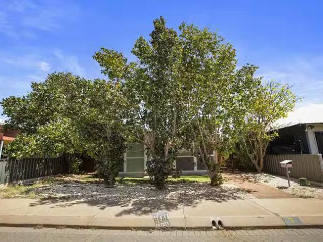 Rental! 3 BR 7 Bajamalu Drive, Baynton, WA 6714