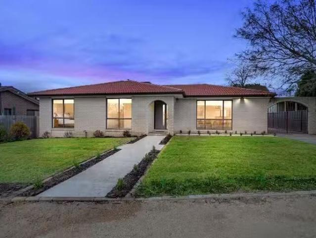 Cozy 3 BR 7 Dalton Place, Florey, ACT 2615