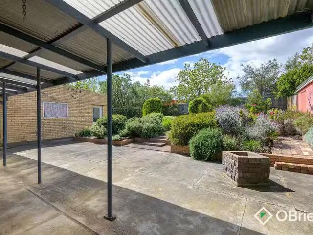 For Rent! 3 BR 40 Burns Street, Frankston, VIC 3199
